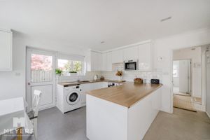 Fitted Kitchen- click for photo gallery